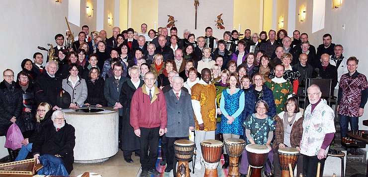 Musiker in der Poinger Kirche - Spielen für die Asylbewerber